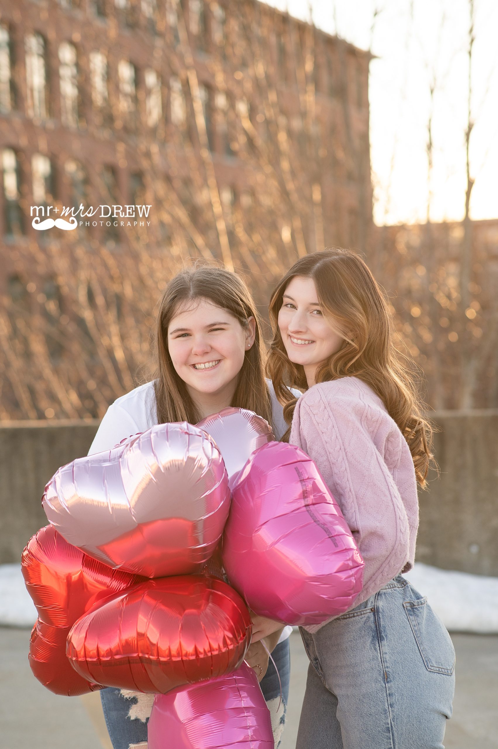 balloons as an accessory for senior photos in Lowell MA